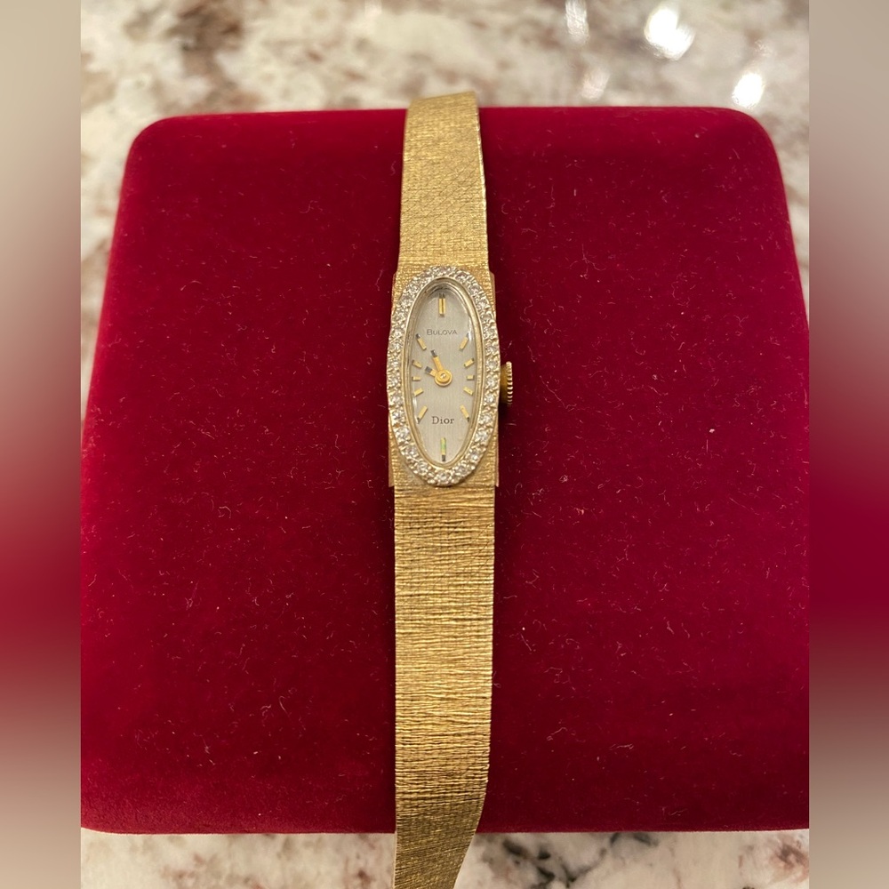 Vintage Dior watch.  Working !
